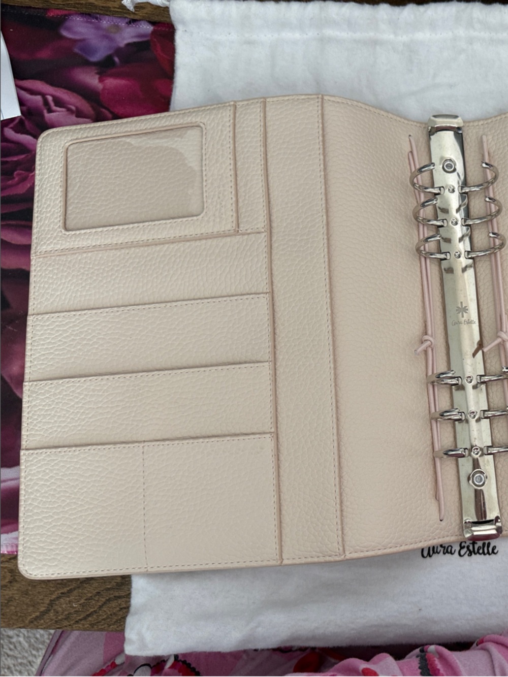 Aura Estelle Beige Scallop Leather Clutch with Heart Detail - Picture 4 of 6